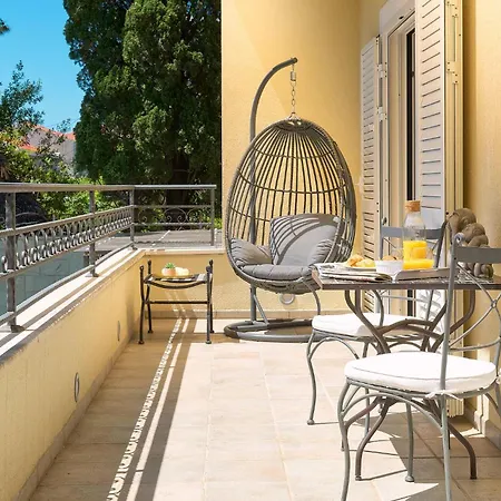 Front In Holiday home Split