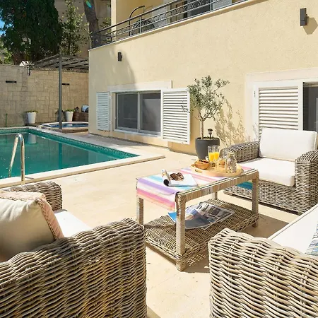 Front In Holiday home