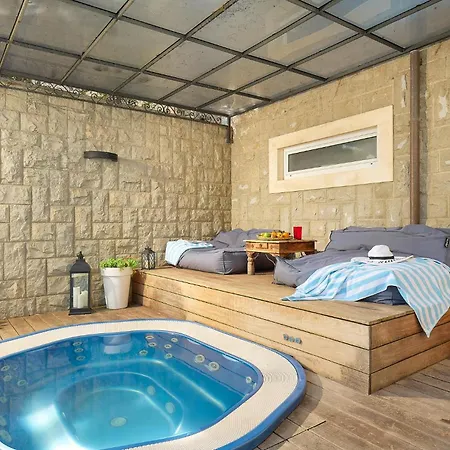 Holiday home Front In