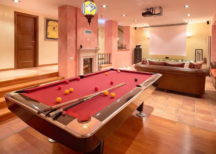 Front In بيت للعطل *