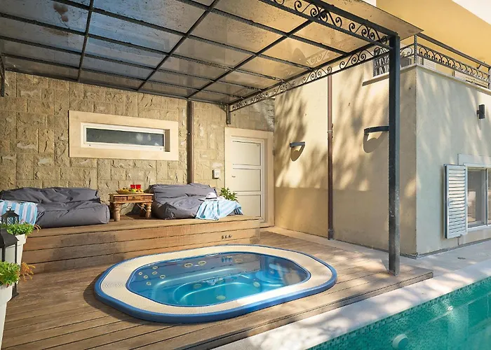 بيت للعطل Front In سبليت