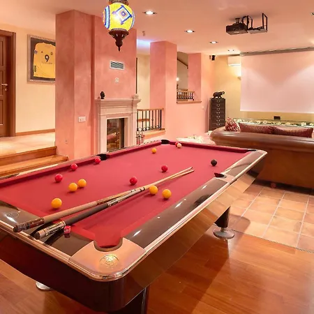 Front In 度假居 *