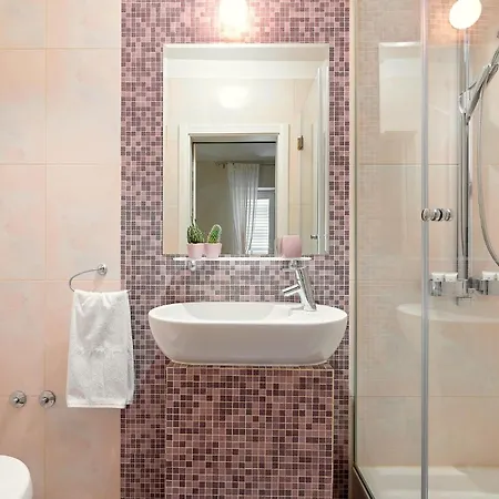 Front In Semesterbostad *